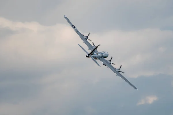 Oshkosh Juli 2018 Een Superfortress Bommenwerpers Vliegen Rond Demostrating Kracht — Stockfoto