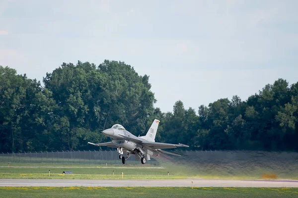 Oshkosh July 2018 Flying Falcon Taking Eaa Airshow — Stock Photo, Image