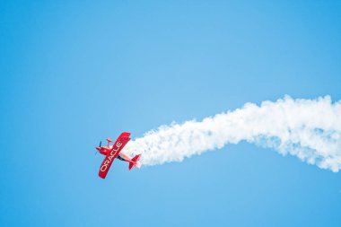 Oshkosh, Wi - 28 Temmuz 2018: Dublörler bir airshow, bı uçağa Oracle tarafından sponsor mu