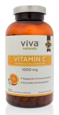 Winneconne, Wi - 7 Eylül 2018: Viva naturals C vitamini takviyesi izole bir arka plan üzerine bir şişe
