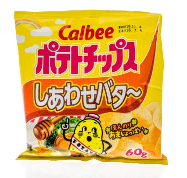 Winneconne, Wi - 27 Eylül 2018: Calbee Shiawase tereyağı patates cipsi Japonya'dan izole bir arka plan üzerinde bir çanta