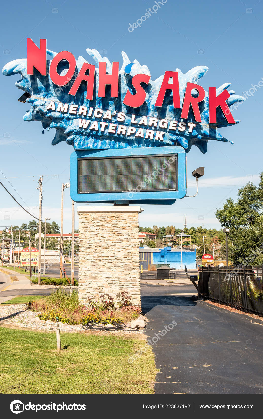 Wisconsin Dells October 18 Sign Noah Ark America Largest Waterpark Stock Editorial Photo C Homank76 Wisconsin Dells October 18 Sign Noah Ark America Largest Waterpark Stock Editorial Photo C Homank76