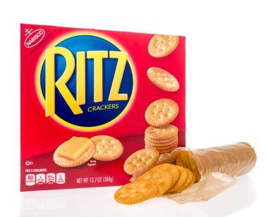 Winneconne, Wi - 4 Kasım 2018: Ritz Kraker bir kutu yanında kraker izole bir arka plan üzerine açık bir tüp ile.