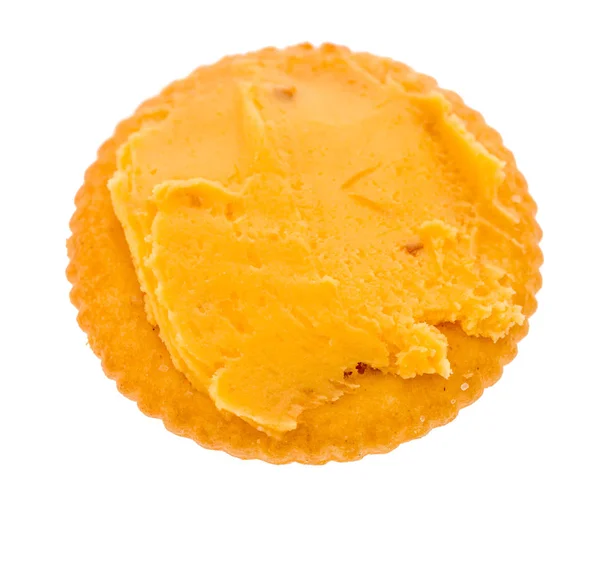 Ein Cracker Mit Käseaufstrich Auf Isoliertem Hintergrund — Stockfoto