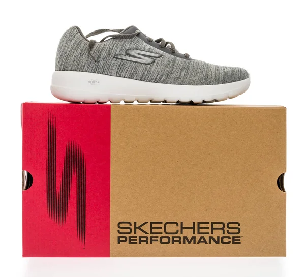 Winneconne Octubre 2018 Una Caja Zapatos Skechers Con Zapato Skechers —  Fotos de Stock