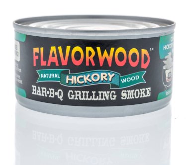 Winneconne, Wi - 11 Kasım 2018: A olabilir duman hickory lezzet izole bir arka plan üzerinde ızgara flavorwood,.