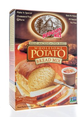 Winneconne, Wi - 11 Kasım 2018: Hodgson Mill ekmek makinesi bir paket karışımı olarak izole bir arka plan üzerinde sağlıklı patates.