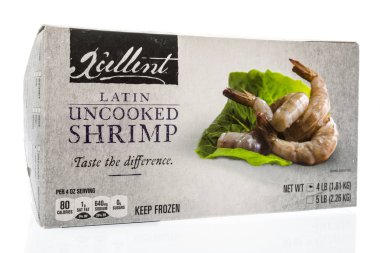 Winneconne, Wi - 11 Ocak 2019: bir paket Xcellent latin çiğ karides izole bir arka plan üzerinde.