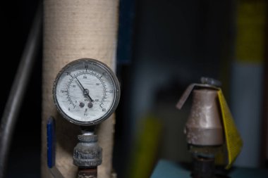 Basınç gösterilen bir vintage basınç göstergesi