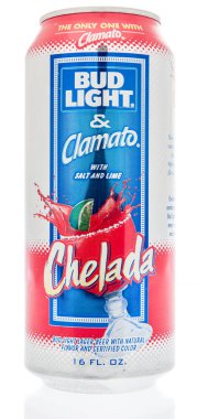 Winneconne, Wi - 27 Ocak 2019: A miyim Bud Light Clamato chelada bira izole bir arka plan üzerinde