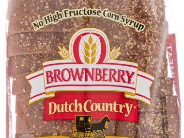 Winneconne, Wi - 2 Şubat 2019: Brownberry Hollanda ülke kepekli ekmek izole bir arka plan üzerinde bir somun