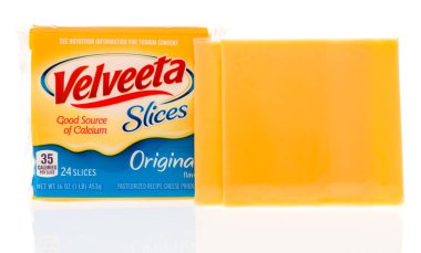 Winneconne, Wi - 2 Şubat 2019: Velveeta orijinal peynir dilimleri izole bir arka plan üzerinde bir paket