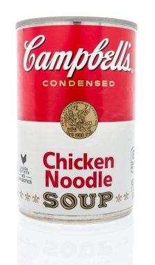 Winneconne, Wi - 2 Şubat 2019: A olabilir Campbell'lar sağlıklı istek ve domates izole bir arka plan üzerinde orijinal çorba