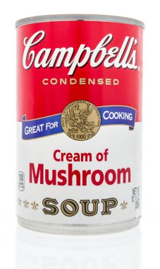 Winneconne, Wi - 2 Şubat 2019: A olabilir Campbells çorbası krem mantar izole bir arka plan üzerinde