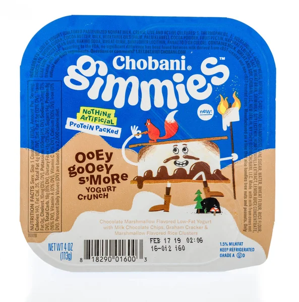 Winneconne Feb 2019 Paquete Chobani Yogur Sobre Fondo Aislado — Foto de Stock