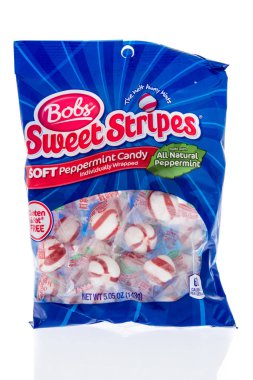 Winneconne, Wi - 8 Şubat 2019: Bobs tatlı bir paket yumuşak nane şeker izole bir arka plan üzerinde çizgili