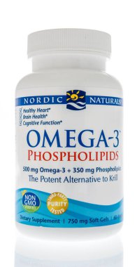 Winneconne, WI - 26 Haziran 2020: Bir şişe Nordic naturals omega-3 fosfolipid takviyesi