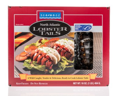 Winneconne, WI - 6 Ekim 2020: Bir paket Sea Mazz Kuzey Atlantik ıstakoz kuyruğu izole bir arka planda.