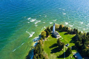 Door County Wisconsin 'de Michigan Gölü' nün yanında bulunan ünlü Cana Adası deniz feneri..