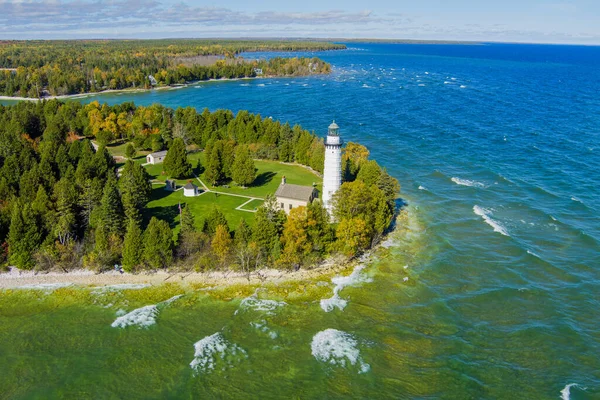 Door County Wisconsin 'de Michigan Gölü' nün yanında bulunan ünlü Cana Adası deniz feneri..