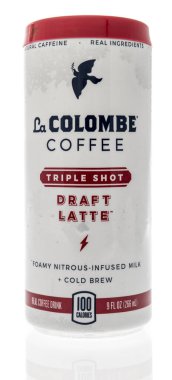 Winneconne, WI - 16 Ekim 2020: İzole edilmiş bir arka planda La Colombe kahvesi paketi.