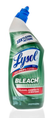 Winneconne, WI - 16 Ekim 2020: İzole edilmiş arka planda bir paket Lysol çamaşır suyu temizleyicisi.