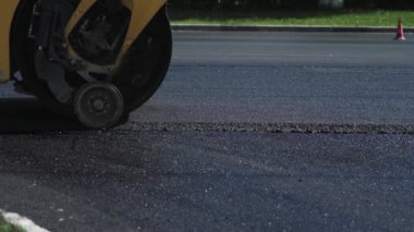 Karayolu cihazıyla çalışıyor..