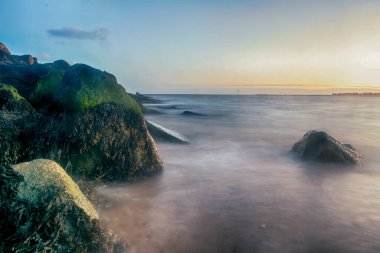 Jaywick, İngiltere 'de gün batımında güzel sahil