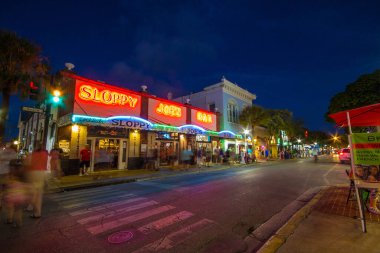 Şehrin güzel gece manzarası