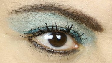 İnsan gözü, parlak renkli tasarım.