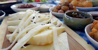 Geleneksel Türk kahvaltı masası