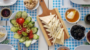 Geleneksel Türk kahvaltı masası