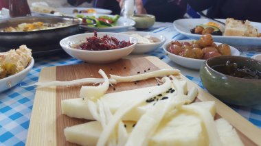 Geleneksel Türk kahvaltı masası