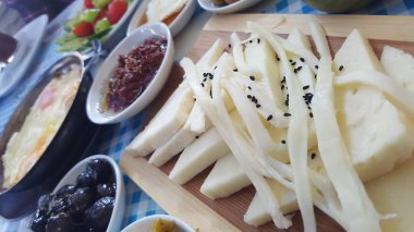 Geleneksel Türk kahvaltı masası