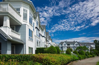 Richmond, British Columbia, Kanada 'da ikamet yeri.