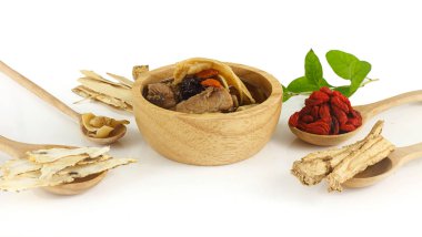 Çin yemeği kase ve beyaz üzerine bitkisel ilaç