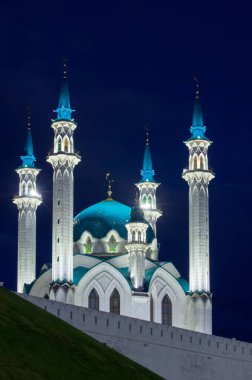 Kazan, Rusya, 14 Eylül 2020. Gece aydınlatmalı Kul Şerif Camii