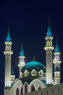 Kazan, Rusya, 14 Eylül 2020. Gece aydınlatmalı Kul Şerif Camii