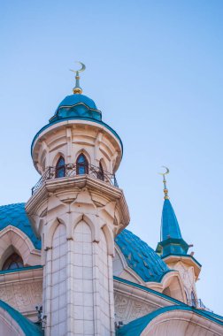 Kazan, Rusya, 14 Eylül 2020. Gün batımında Kul Şerif camiinin bir parçası.