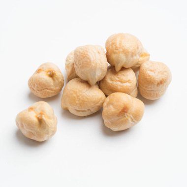 Beyaz arka plan üzerinde üstten görünüm izole nohut