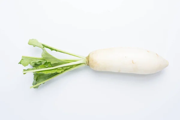 Daikon Radijsjes Geïsoleerd Witte Achtergrond — Stockfoto