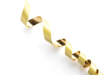 Altın şerit rulo üzerinde izole beyaz arka plan