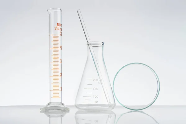 Laboratóriumi Üvegáru Eszközök Üres Berendezés Kémiai Labor Reális — Stock Fotó