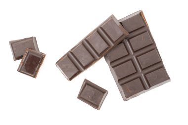 Beyaz arkaplanda izole edilmiş çikolatayı kapat