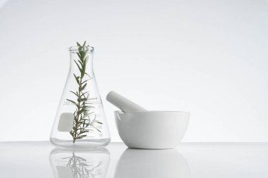 Alternatif bitki ilacıyla laboratuvar ve araştırma doğal cilt bakımı
