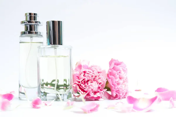 Hermosas Botellas Perfume Sobre Fondo Rosa — Foto de Stock