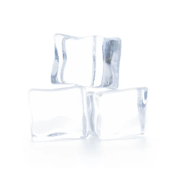 Cubos Gelo Isolados Sobre Branco — Fotografia de Stock