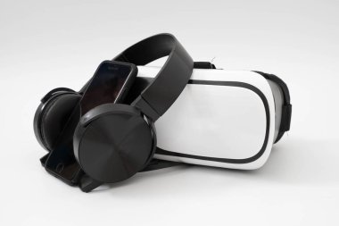 vr kutusu sanal gerçeklik gözlüğü mobil kulaklık izole