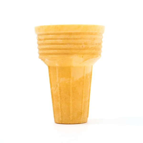 Cono de helado vacío aislado en blanco — Foto de Stock