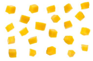 mango dilim beyaz izole küpler için kesilmiş